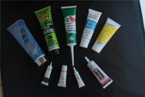 Mașină de umplere cu tuburi cosmetice cu etanșare cu ultrasunete